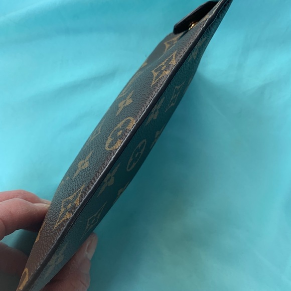 🛑SOLD Louis Vuitton sunglass case - Picture 2 of 8